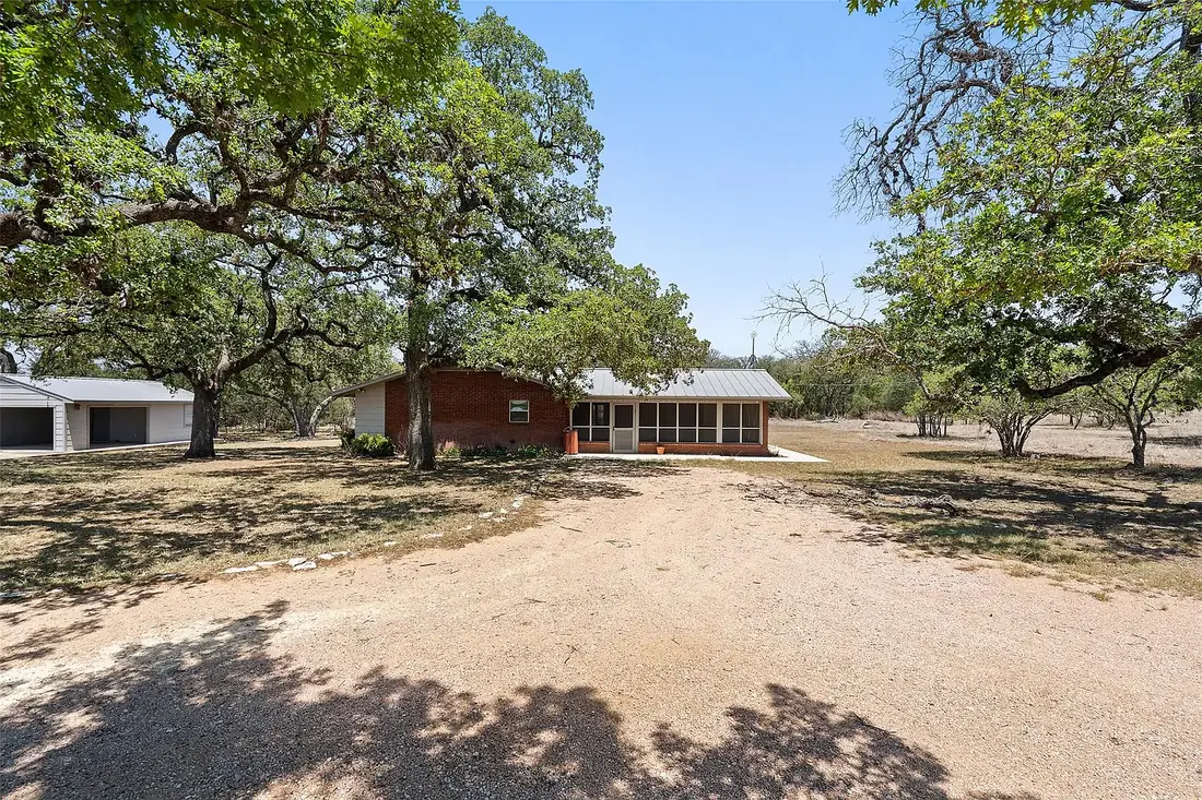 2942 Ranch Road 2766 photo 6
