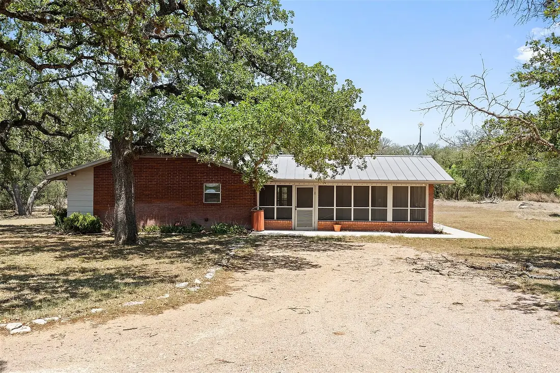 2942 Ranch Road 2766 photo 7