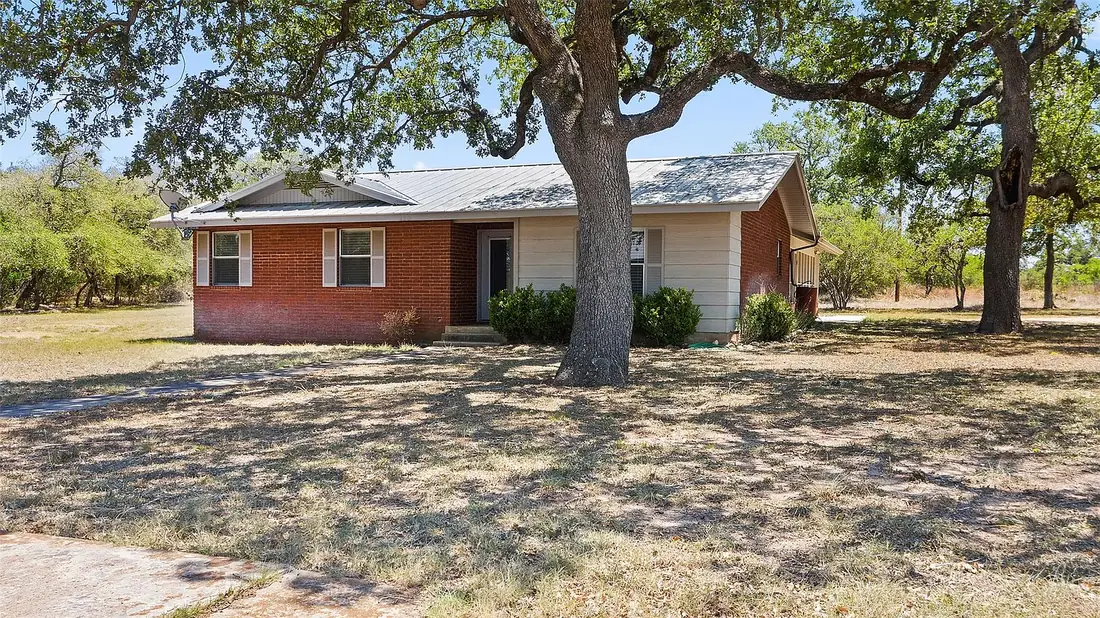 2942 Ranch Road 2766 photo 9