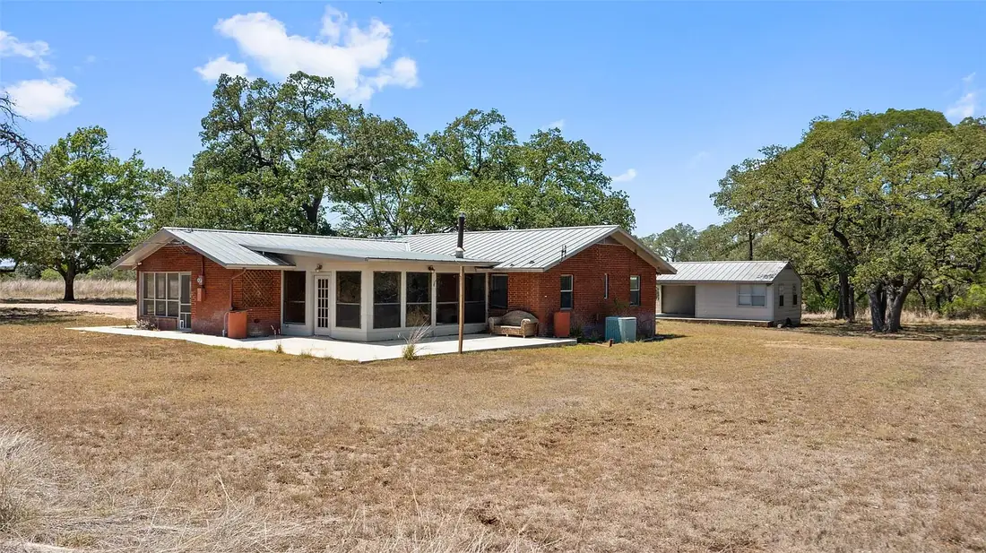 2942 Ranch Road 2766 photo 10